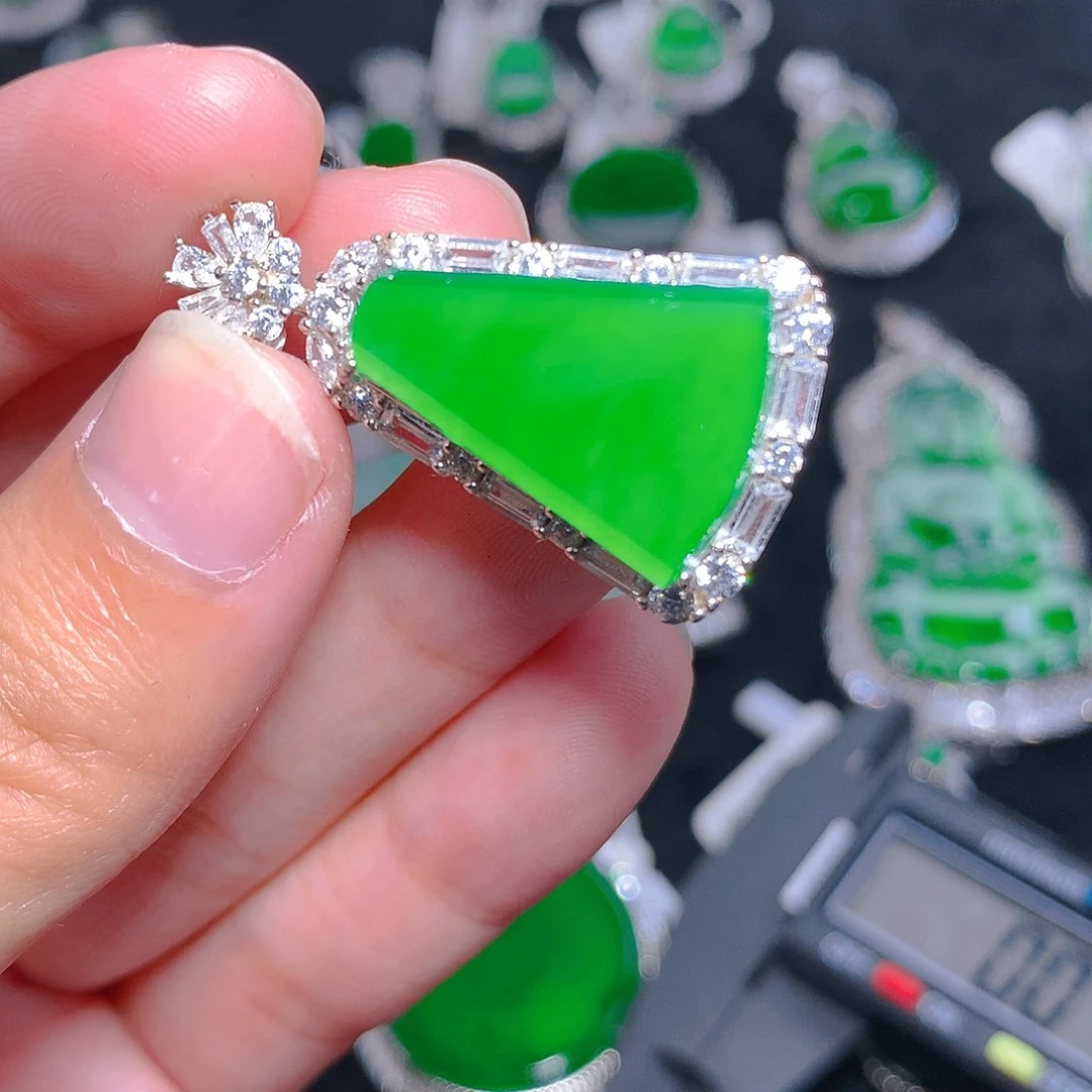 翡翠颈饰银S925镶嵌吊坠