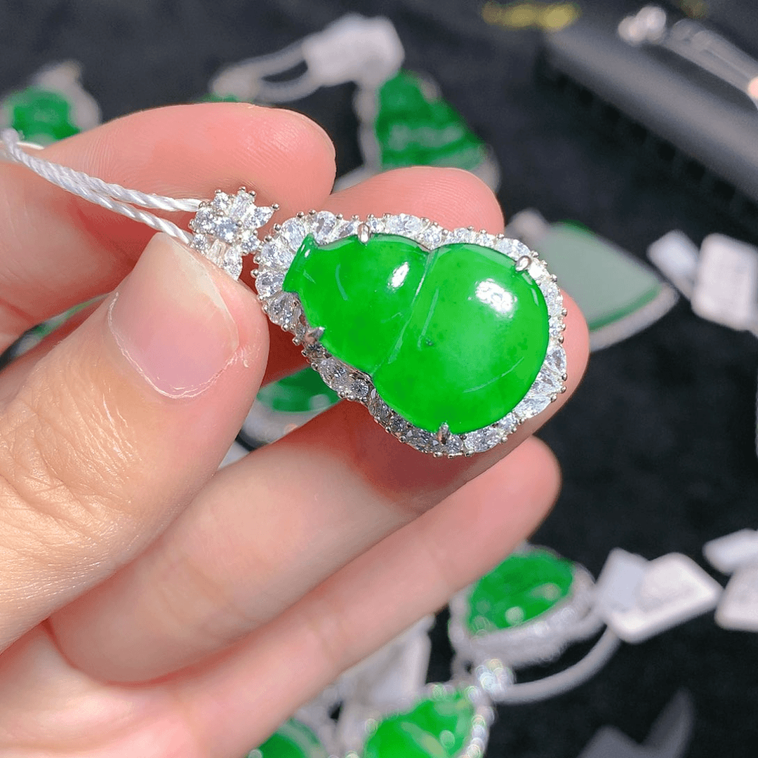 翡翠颈饰银S925镶嵌吊坠