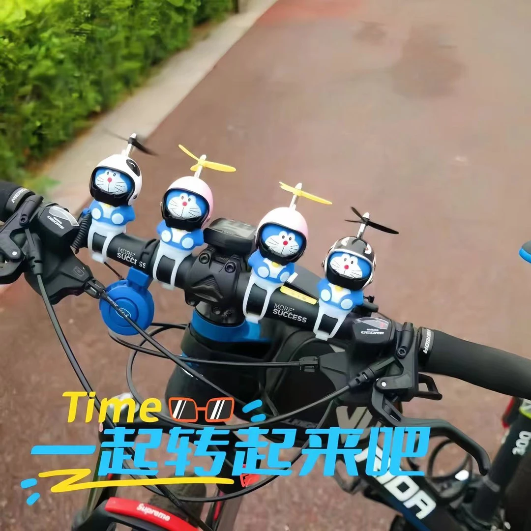 叮当猫竹蜻蜓自行车电动卡通可爱载装饰汽车婴儿推车通用发光粘贴