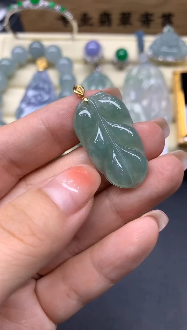 【闪购商品】翡翠吊坠18K金镶嵌17