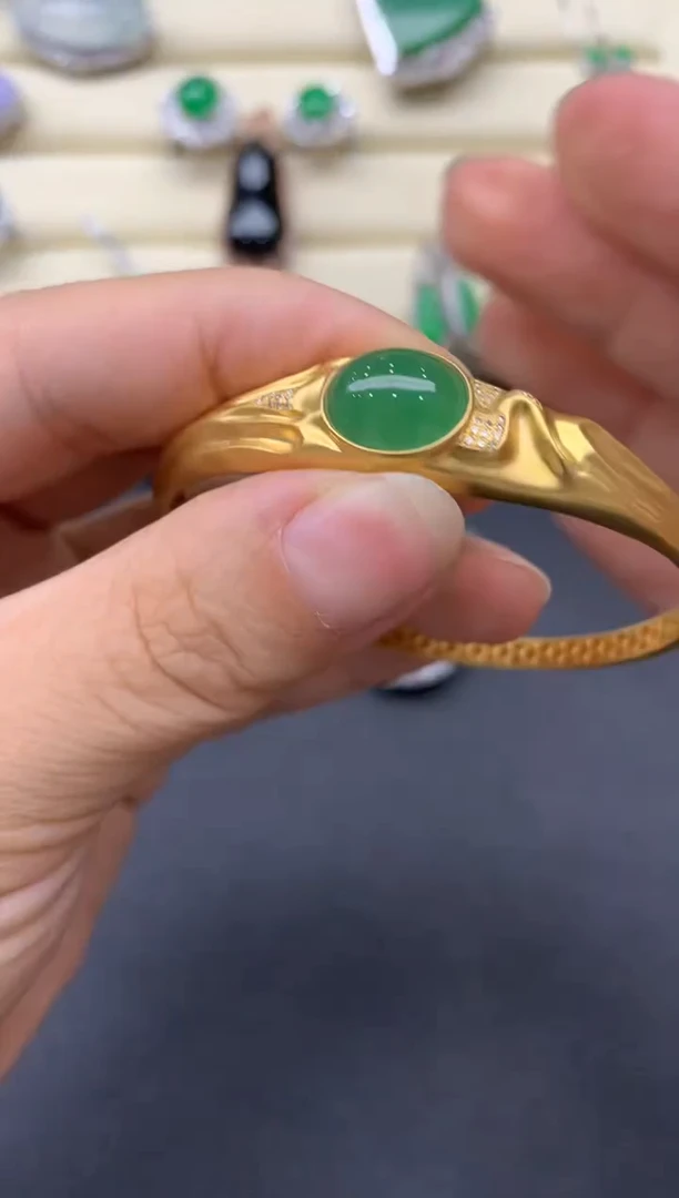 【闪购商品】翡翠手镯18K金镶嵌555-中国好珍宝