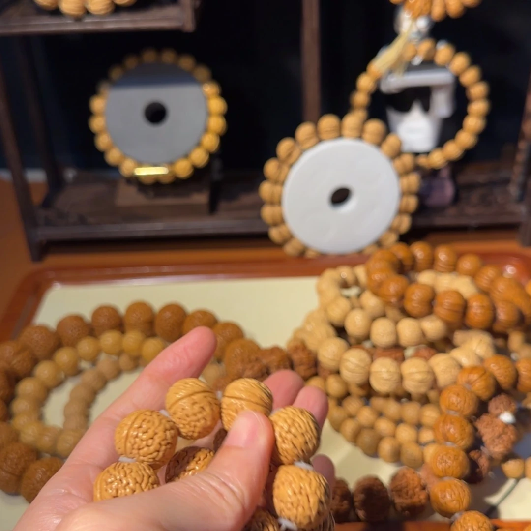 【闪购商品】桃核吊坠体**师
