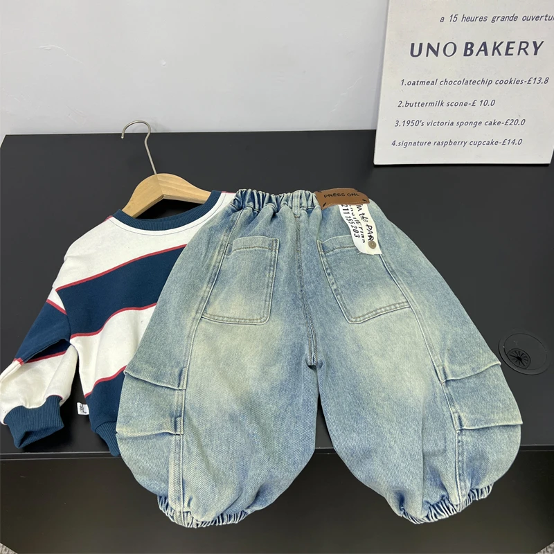 儿童牛仔裤新款2024秋季韩版男宝宝时尚宽松灯笼裤个性拼接长裤潮