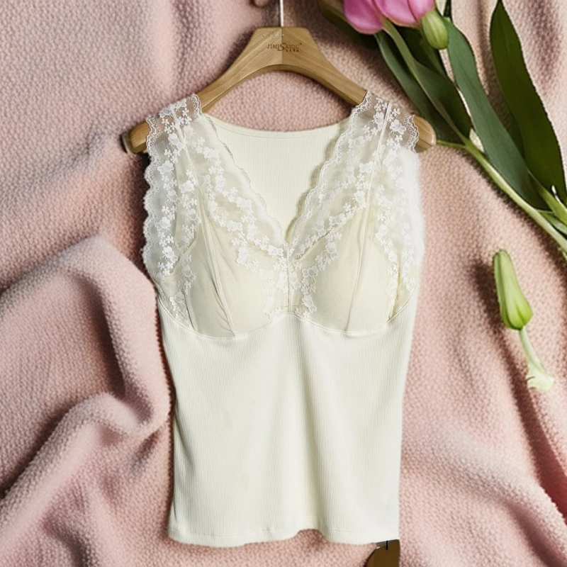 QP 菲诗菲曼高端定制  蕾丝拼接带胸垫一体内搭打底背心QP24929