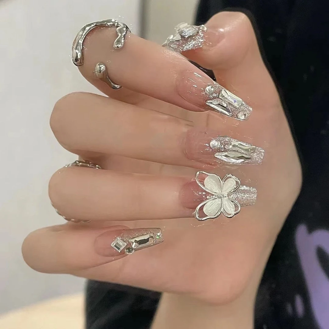 纯手工银色小红书爆闪白钻猫眼石穿戴甲新款新款甲片穿戴美甲爆款