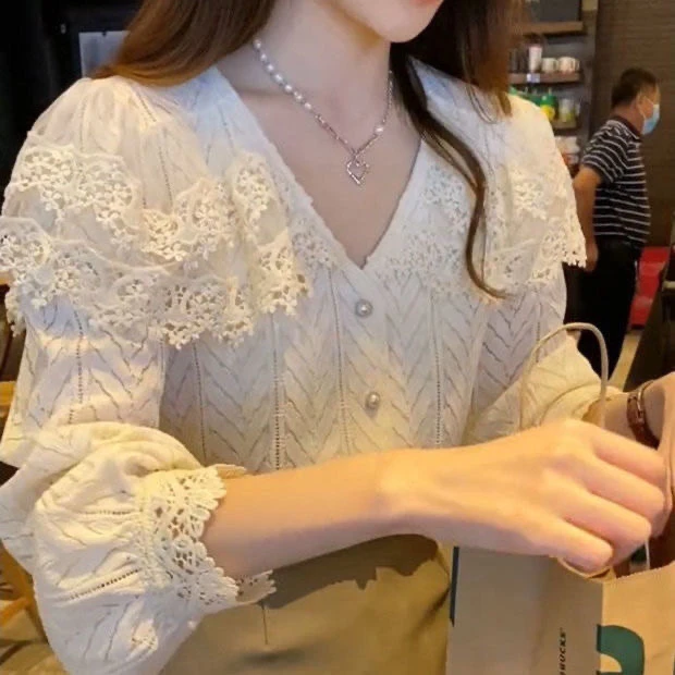 法式气质V领长袖蕾丝衫女2024早春款ins甜美减龄设计感披肩小衫潮