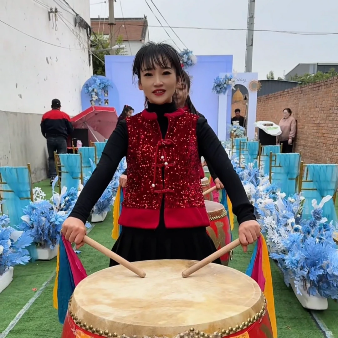 今年流行漂亮新款国风亮片无袖马甲演出服广场舞