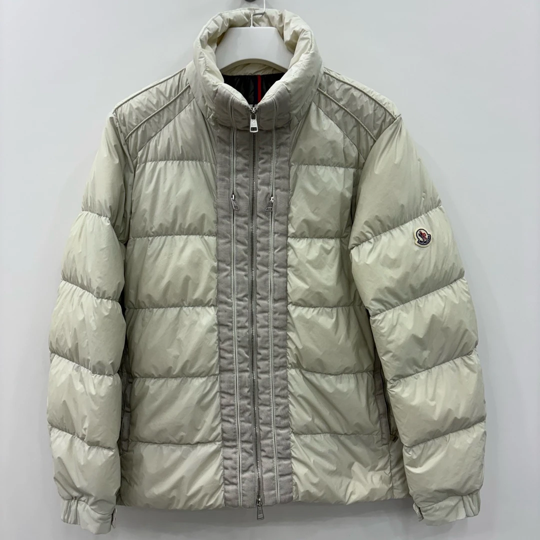 95新/Moncler 盟可睐/Kerinci 纯色三拉链立领羽绒服/尺码3/6199