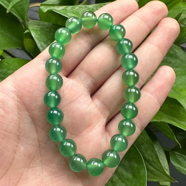 天然绿玛瑙手串8mm  20-22颗
