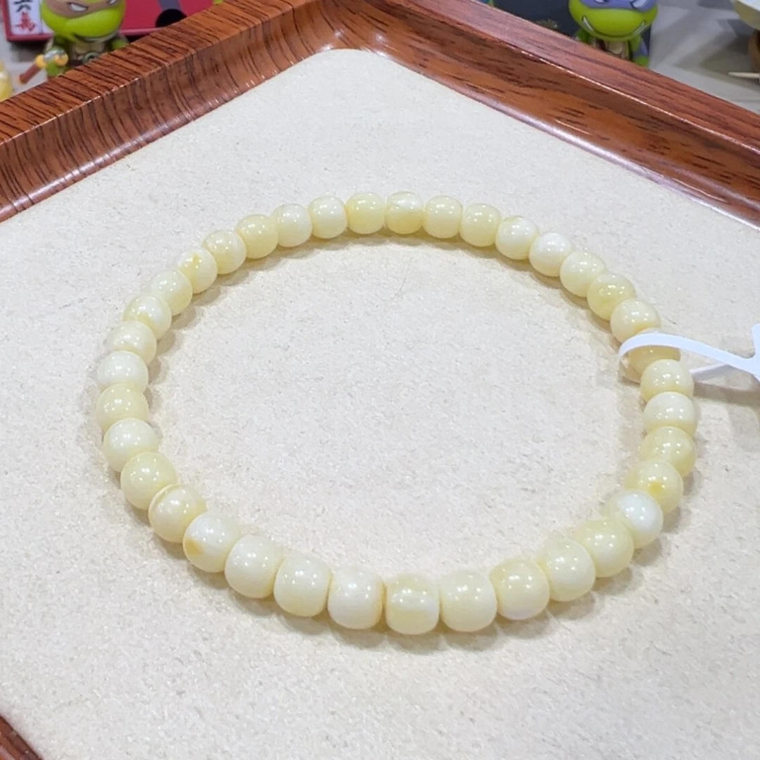 蜜蜡手链未镶嵌5.5m 奶白瑕疵