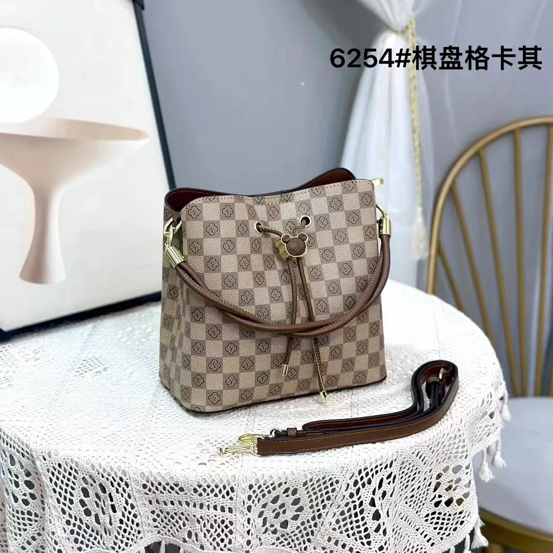 夏季时尚百搭单肩包百搭斜挎水桶包高级感小众洋气大容量斜挎包