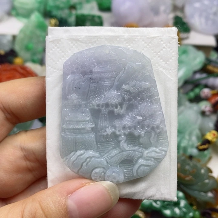 翡翠吊坠(赠链)未镶嵌