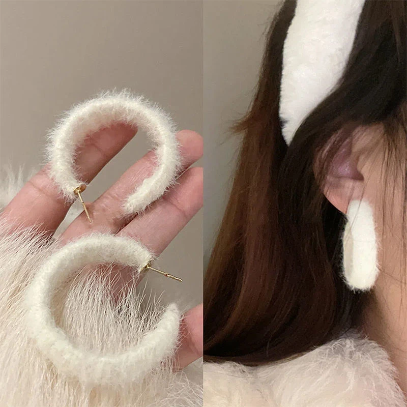 秋冬毛绒耳圈2023年新款潮小众设计感耳饰女高级感气质耳环耳