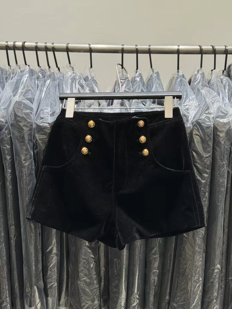 高腰显瘦百搭丝绒短裤时尚通勤休闲风秋冬新款