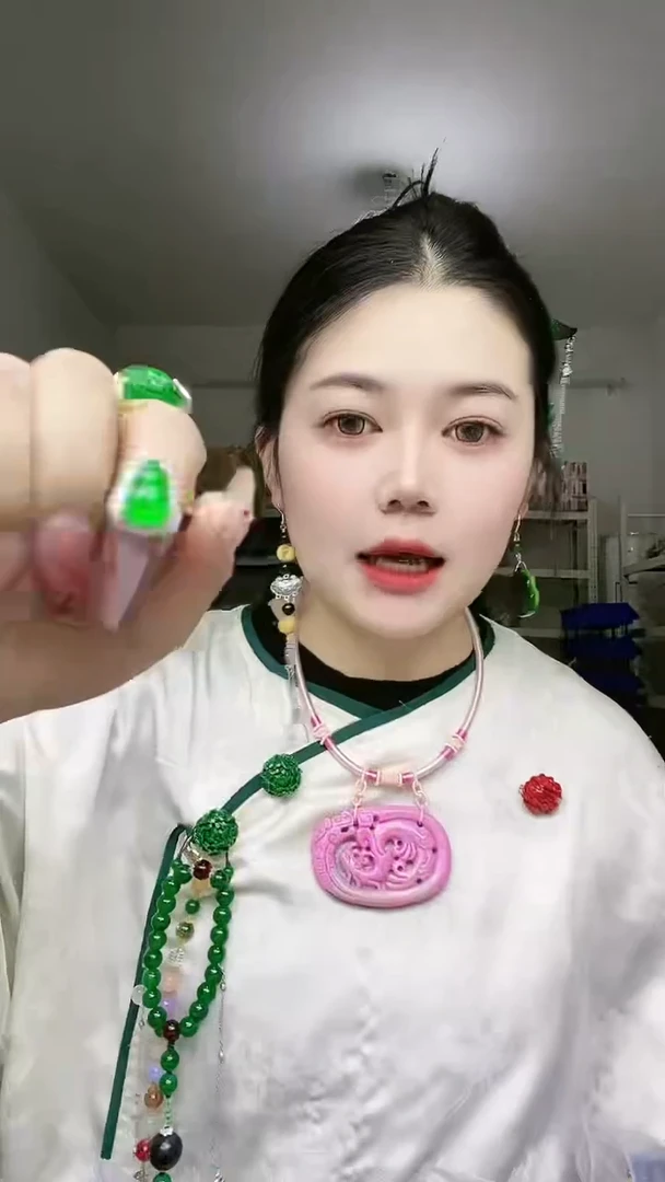 【闪购商品】砖雕经典时尚穿搭饰品