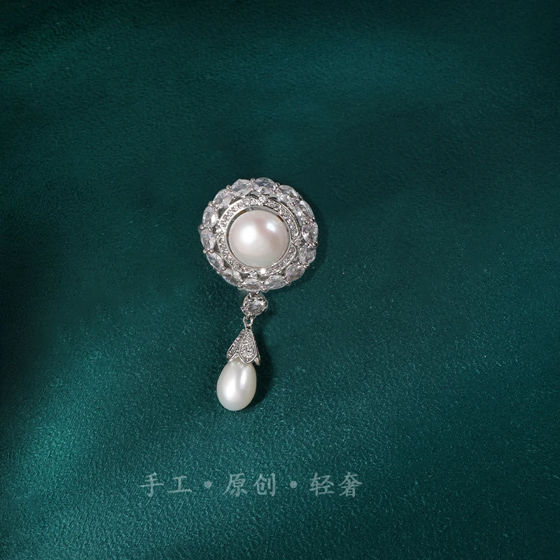 合金胸针 A613胸针女固定衣服别针西装外套时尚胸花山茶花胸针