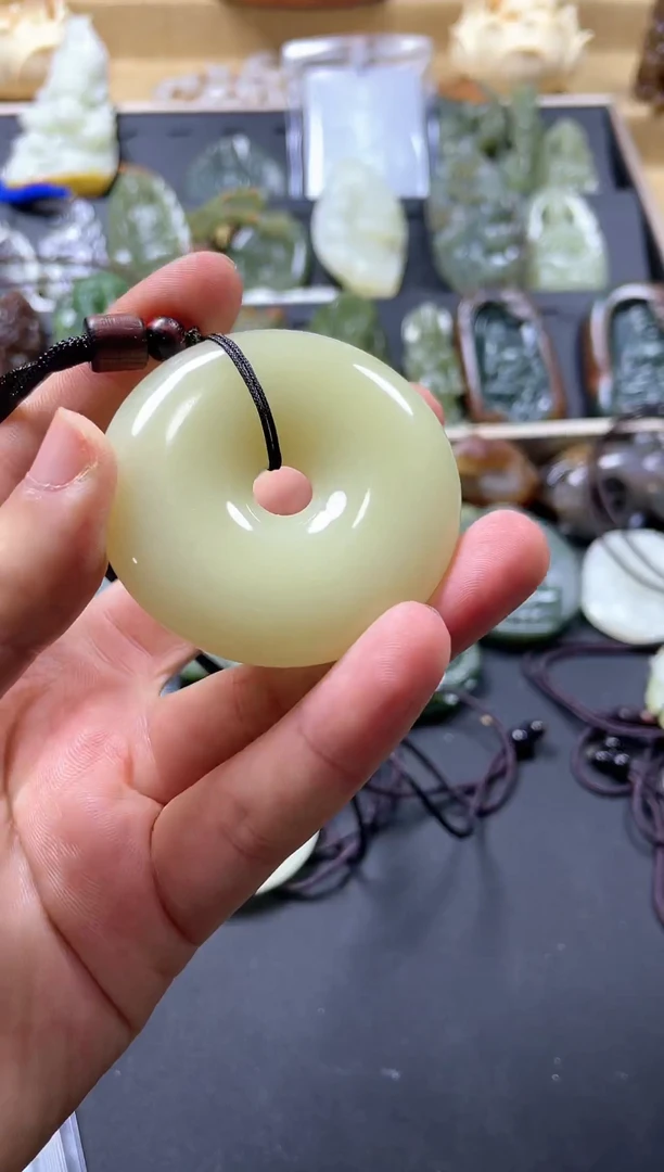 【闪购商品】石英质玉颈饰未镶嵌1