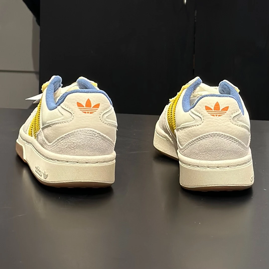 Adidas/阿迪达斯新款耐磨防滑百搭时尚复古低帮休闲板鞋ID0559