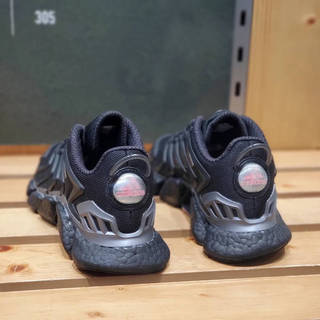 阿迪达斯ADIDAS男子Boost低帮运动透气耐磨镂空减震跑步鞋GV8477