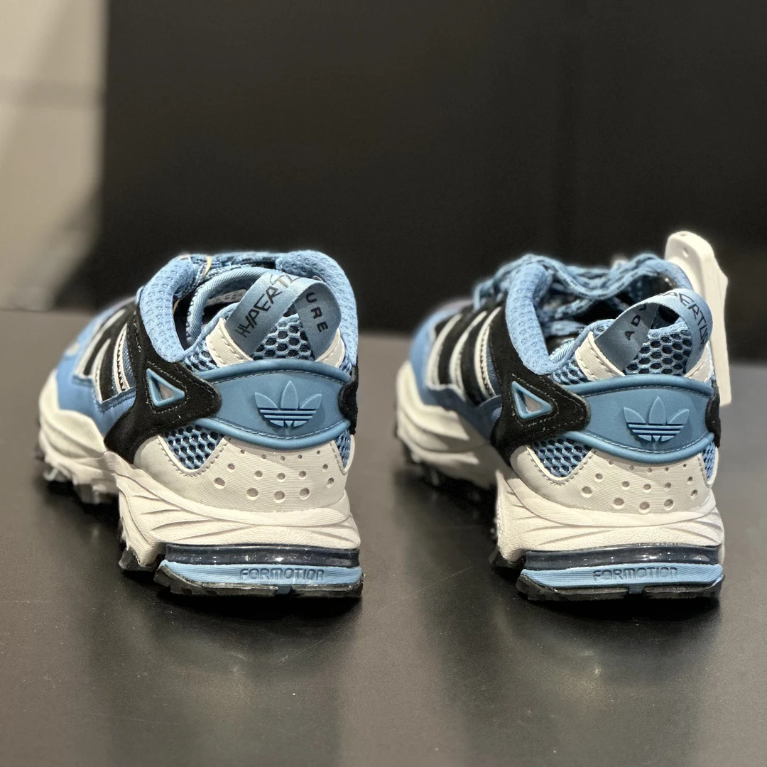 Adidas/阿迪达斯男子新款减震防滑户外网面运动休闲跑步鞋 GW6756