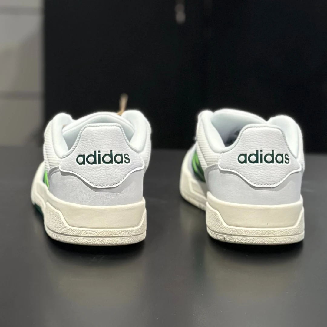 Adidas/阿迪达斯男款运动百搭休闲低帮百搭轻便小白鞋板鞋 EH1686