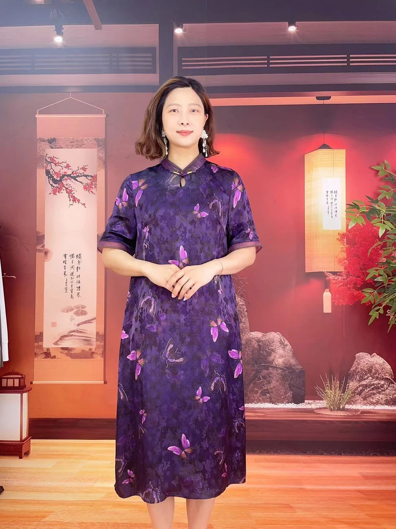 638款中老年妈妈装连衣裙紫色蝴蝶中长款新中式短袖印花提花直筒