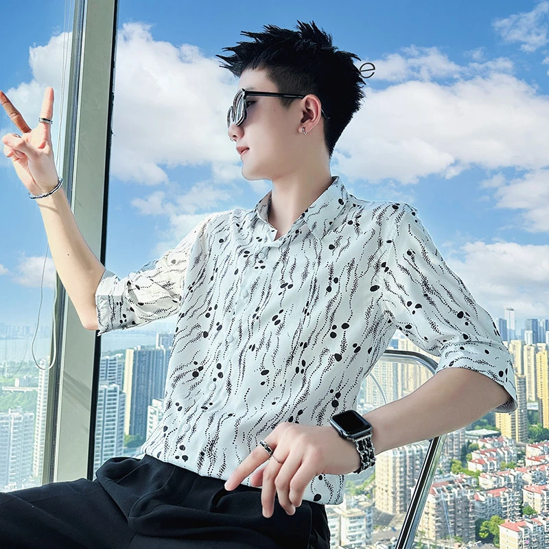 夏季冰丝短袖衬衫男潮牌中袖衬衣男款2025新款夏装痞帅高级感上衣