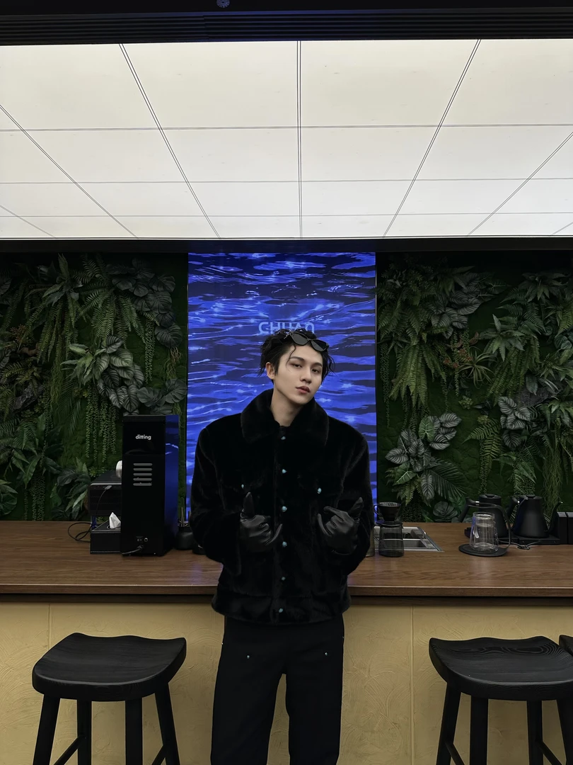 【绿松石系列】男士冬季时尚高级休闲优雅富贵座山雕夹克外套