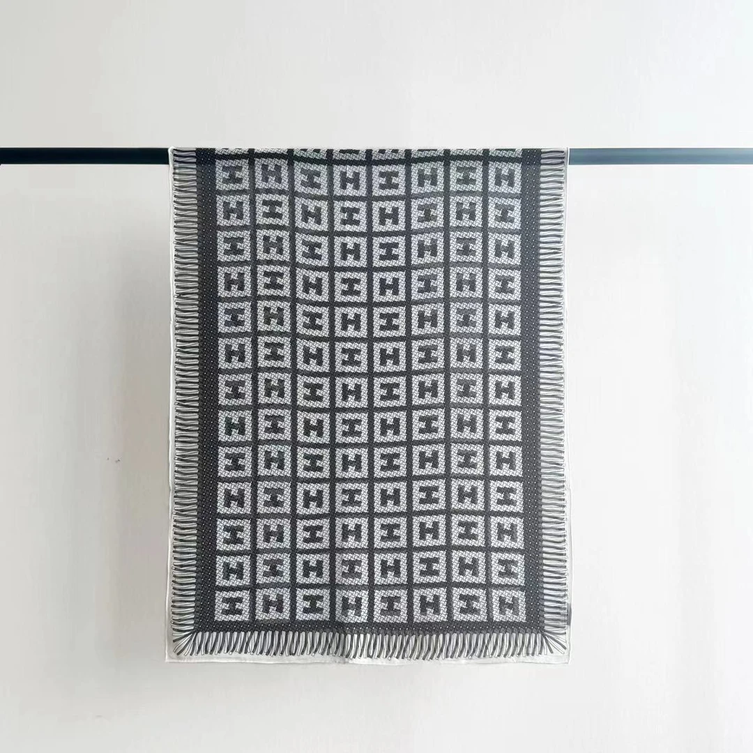 楊楊【小H】新品时尚百搭乔其丝巾女士围巾长巾62*160