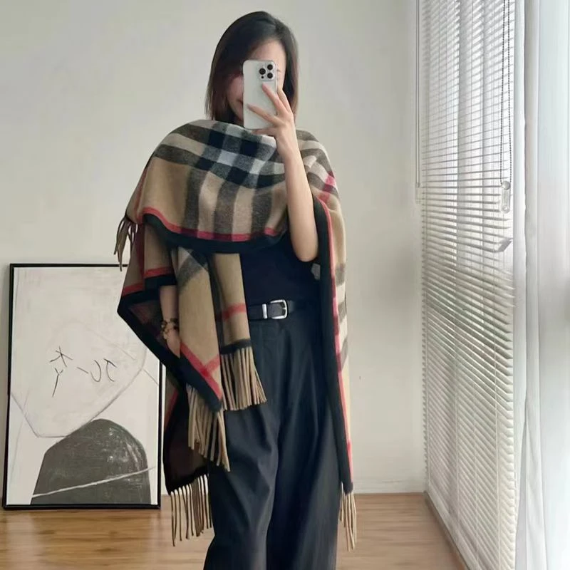 山水水墨披肩旅游外搭保暖高贵中国风2024新款秋冬艺术斗篷百搭