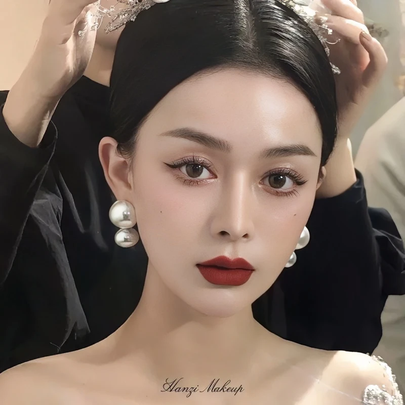高级感耳环女港风复古赫本气质夸张轻奢大珠珠时尚网红耳饰百搭
