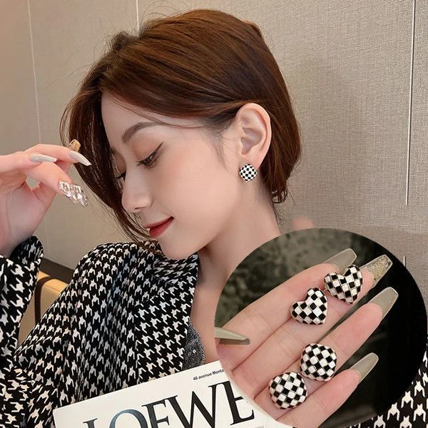黑白棋盘格耳饰滴釉爱心小巧精致耳钉女时尚轻奢小众高级