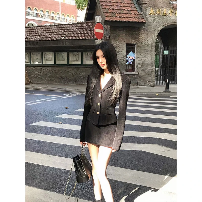 赫本小香风黑色套装女2024新款高级感收腰西装外套包臀短裙两件套