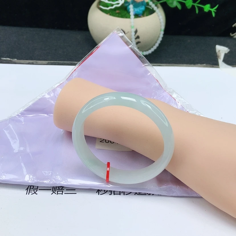 【闪购商品】翡翠手镯未镶嵌圈口57