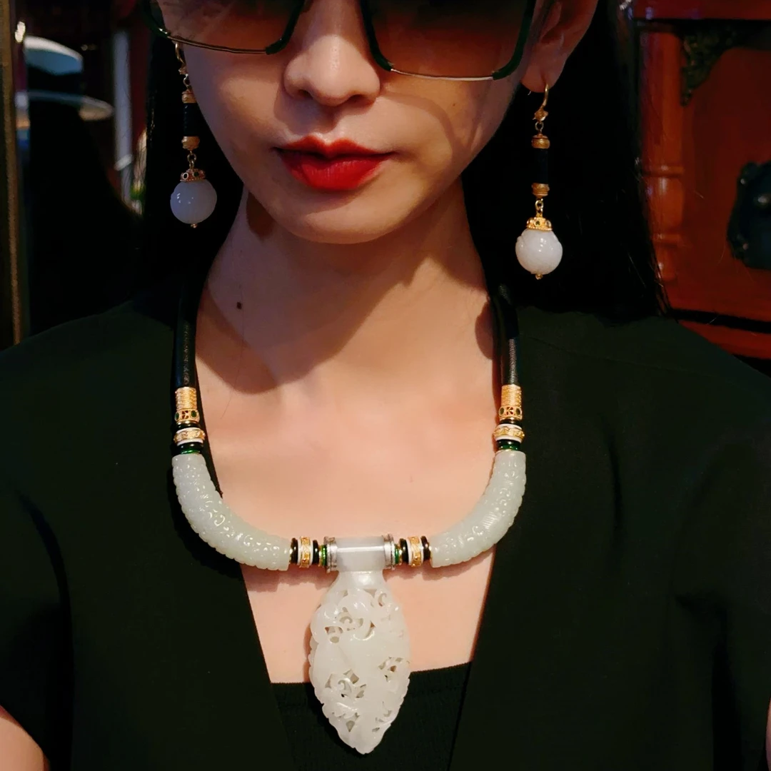 高档和田玉鸡心佩龙凤呈祥原创设计项圈颈链皮绳项链【天玺珠宝】