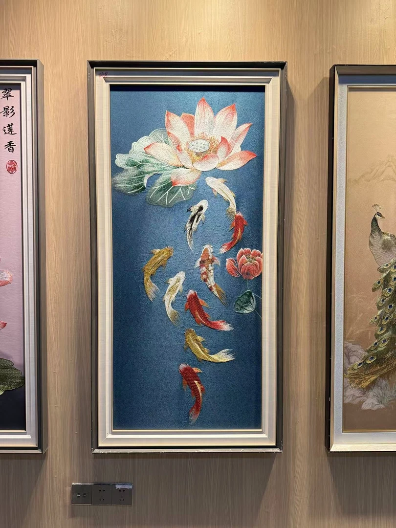 九鱼聚财J30刺绣装饰画高定玄关背景墙入户高级感挂画80160