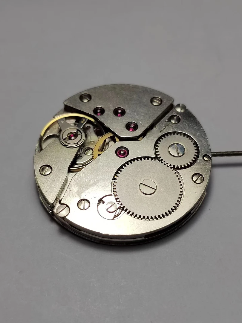 库存手表（以直播间为准）不喜欢不佩戴不拆膜支持退货