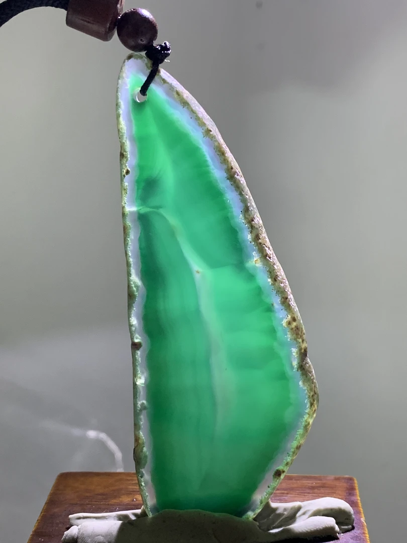 天然巴西玛瑙原石切片绿色正品珠宝1748尺寸88/32/5mm