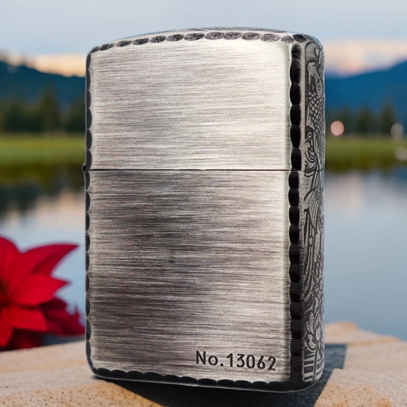ZIPPO/之宝打火机 鱼戏莲叶间 黑银 盔甲 日版 ZBT-4-8b RBJ1