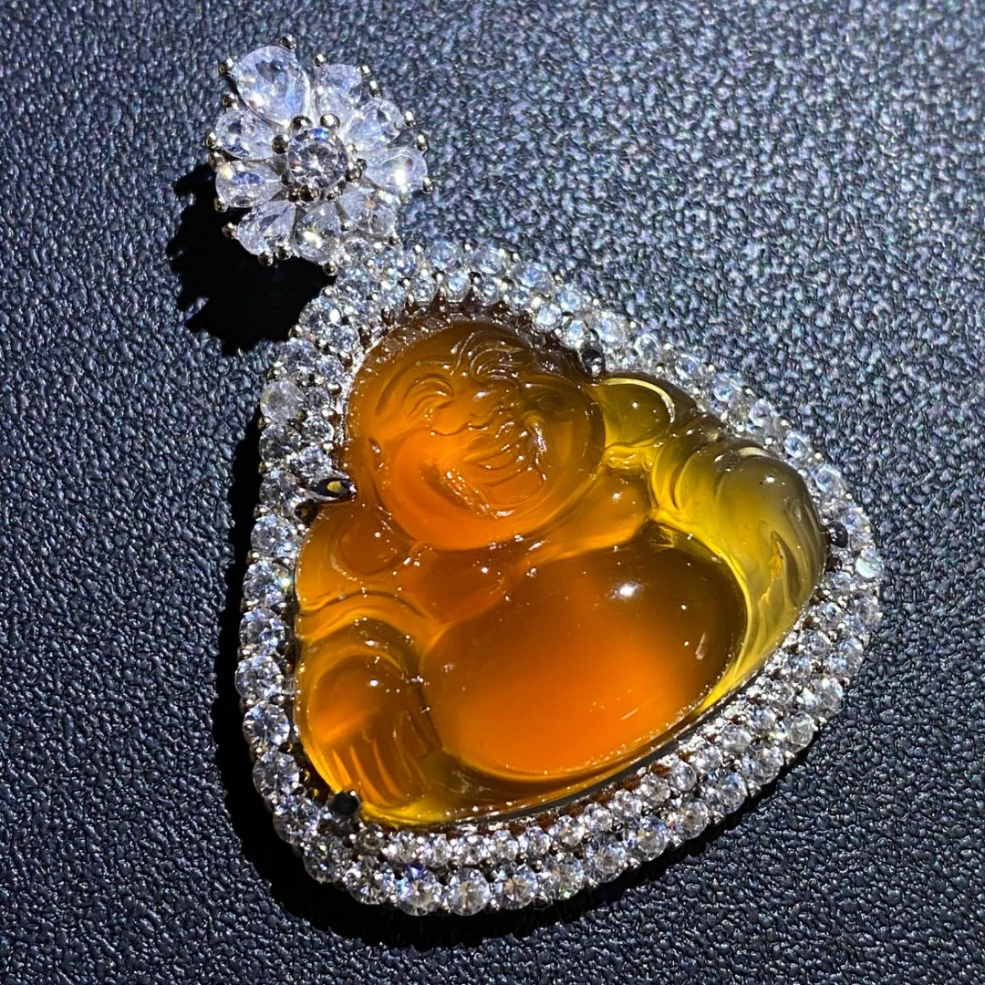 suichen/穗辰天然珠宝玉髓镶嵌s925银黄色佛公吊坠时尚女士款颈饰