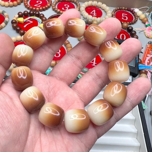 16*17大枣菩提根单圈手串