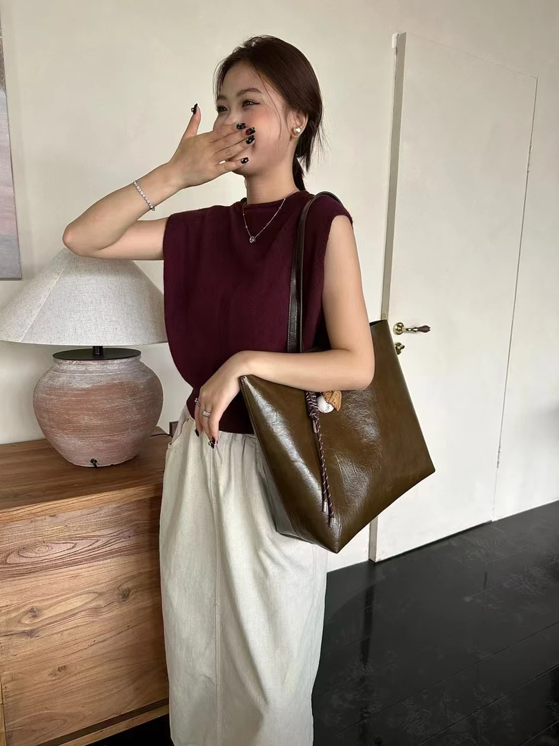 24新款休闲时尚单肩斜跨包9818