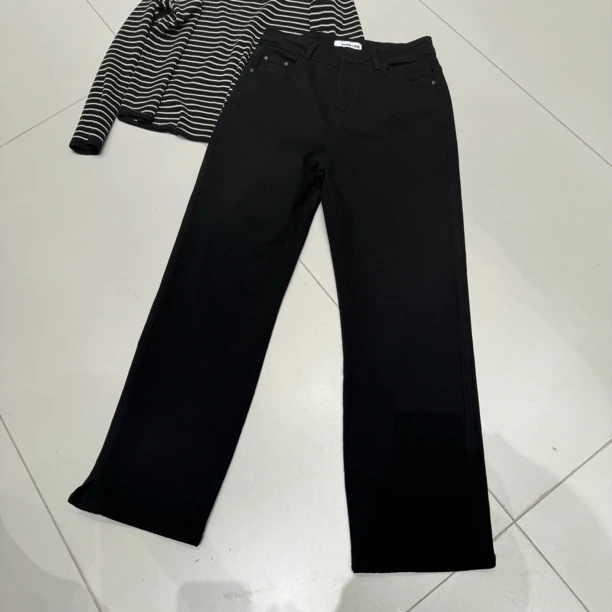 #96973-1 春款窄版高腰直筒牛仔裤