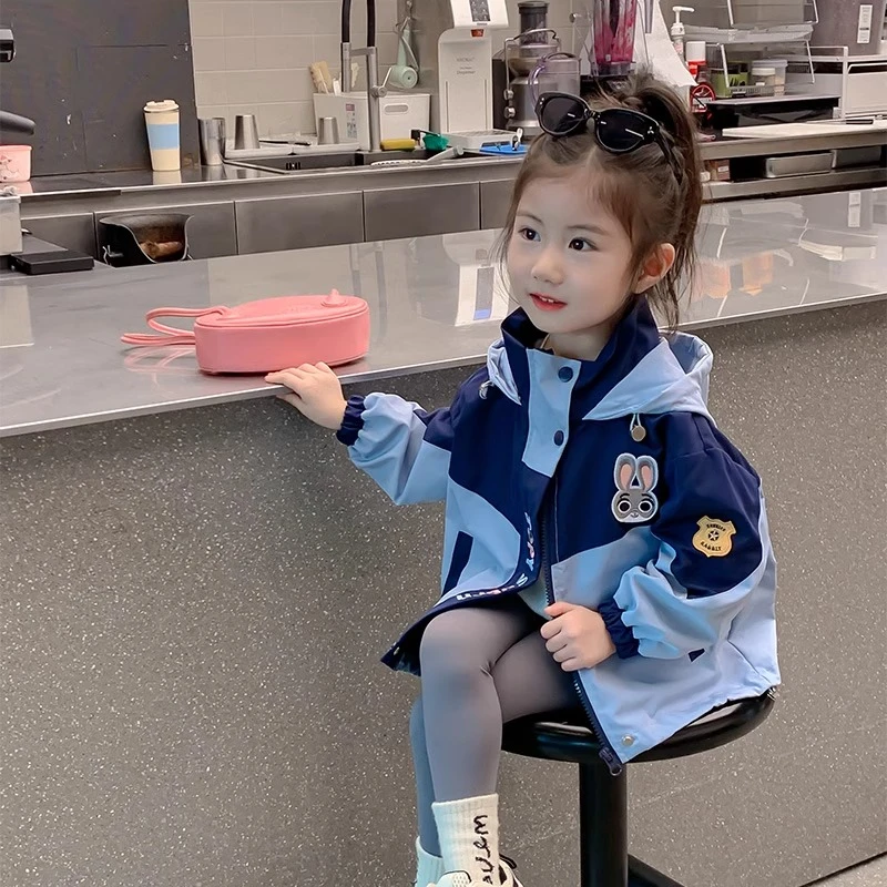 女童冲锋衣2025新款洋气女宝宝春秋款女孩秋装上衣儿童早秋季外套