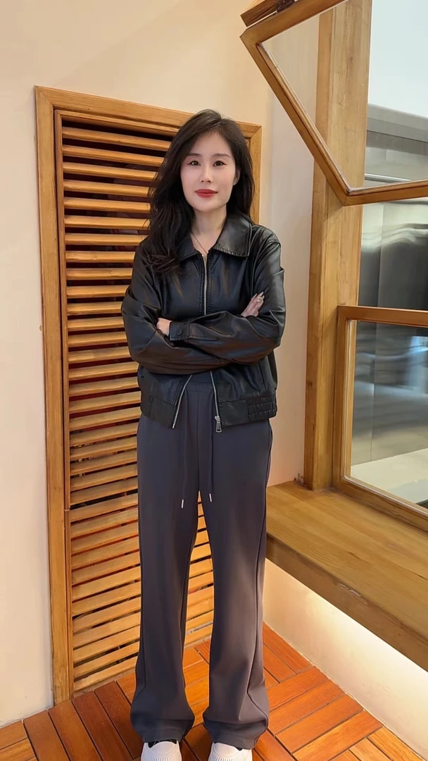 Miss huo 短款皮衣外套 黑色 A 7885