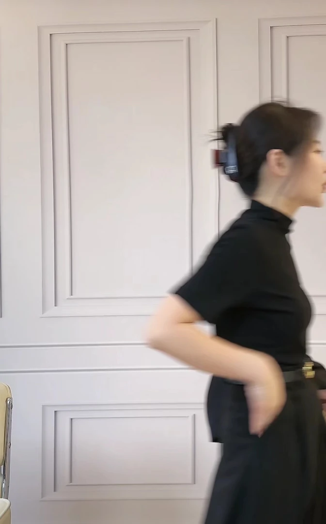 Miss Huo 字母抓卡 D黑色 33-57