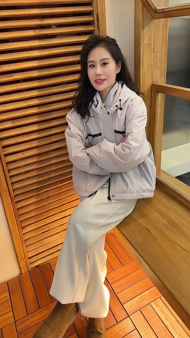 Miss Huo 短款加绒冲锋衣外套 A 杏色 58191