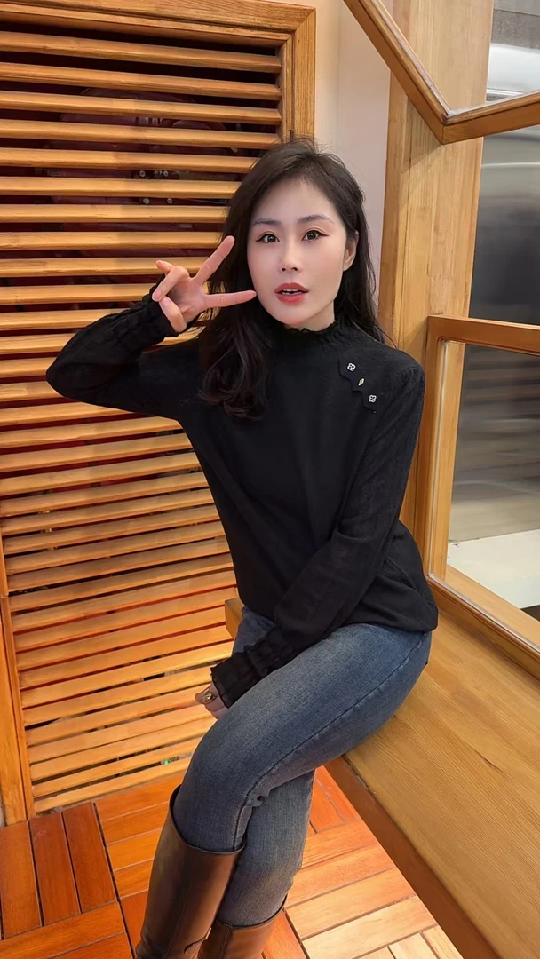 霍梦雪 蕾丝高领小衫 A  9037