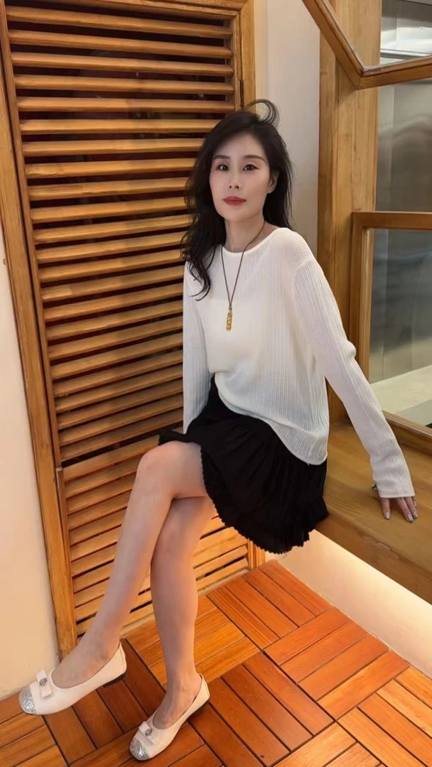 MissHuo 后背五扣开叉针织衫 A 杏色 3824