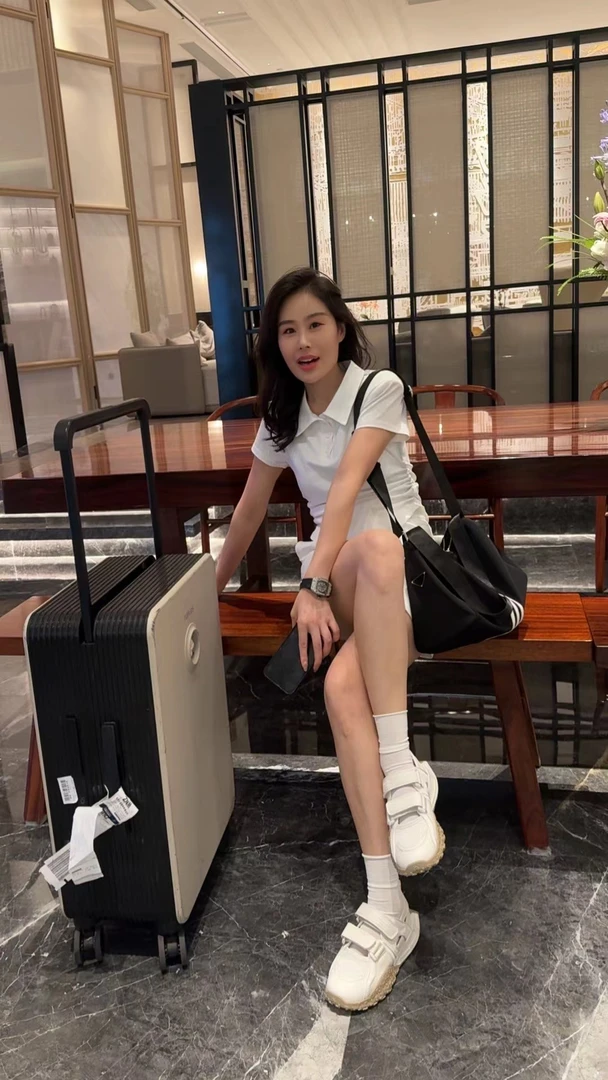Miss Huo 主推3302款凉鞋 白色